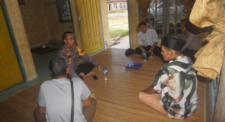 Kapolsek Pangkalan Kuras Sambangi Tokoh Masyarakat Desa Betung