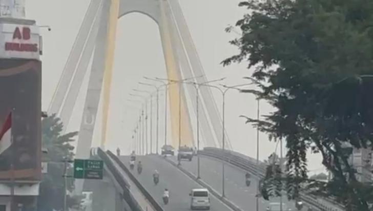 Warga Keluhkan Kabut Asap yang Masih Menyelimuti Kota Pekanbaru