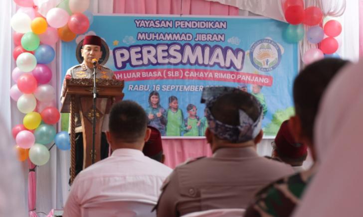 Resmikan SLB Cahaya di Kampar, Begini  Pesan Herry Heryawan