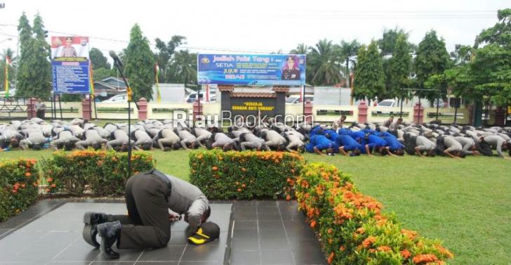 Tim BKO Polda Riau dan Polda Rohul Pulang, Edy Sumardi Lakukan Sujud Syukur Bersama