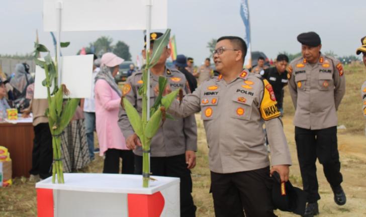Bersama Kelompok Tani, Polresta Pekanbaru Gelar Penanaman Jagung di Kelurahan Binawidya