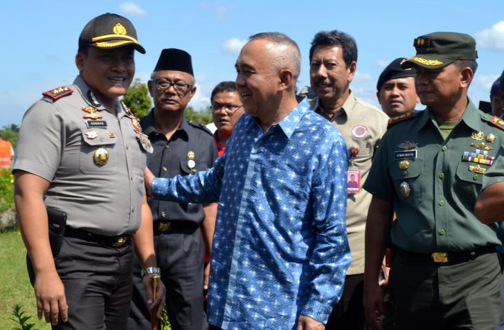 Plt Gubernur Riau Datang Ke Dumai Disambut Dua Lahan Terbakar