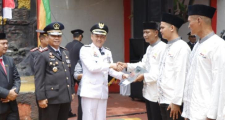 HUT RI 2024, Hambali Serahkan SK Remisi kepada 1.281 Narapidana di Rutan Negara Bangkinang