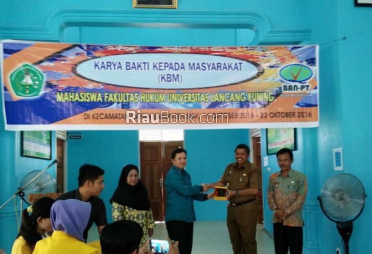 Ratusan Mahasiswa Karya Bhakti dengan Masyarakat Dayun