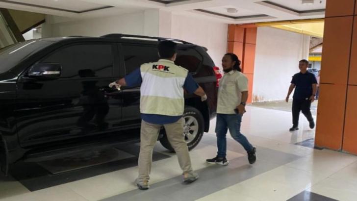 KPK Geledah Kantor Bupati Indragiri Hulu