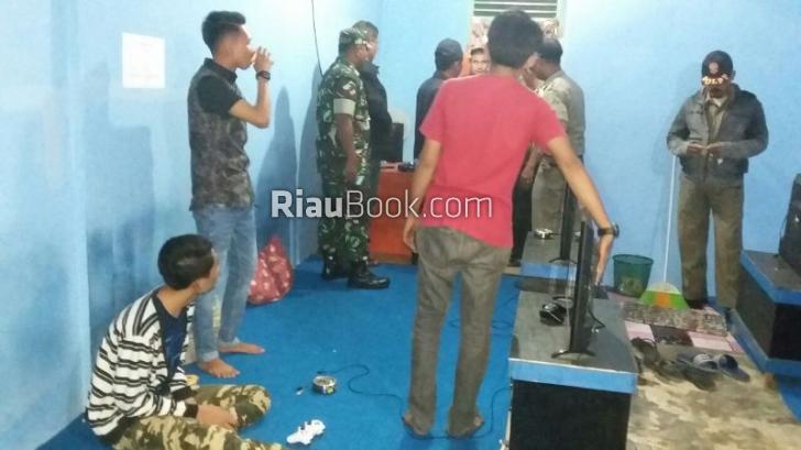 Masih Membandel, Sejumlah Warnet dan Tempat Hiduran Ditutup Paksa Upika Tualang