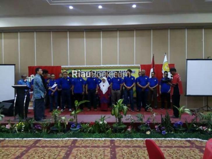 Bupati Batubara Hadiri Pengukuhan 140 Pengurus Hikabara Riau 2017-2022