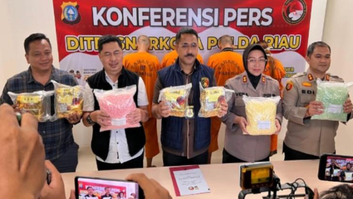 Polda Riau Gagalkan Peredaran 9Kg Sabu dan Puluhan Ribu Ekstasi