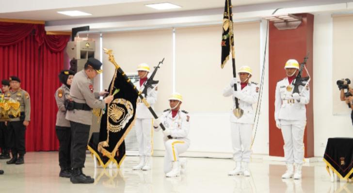 Upacara Pemuliaan Nilai-Nilai Tribrata Pataka Polda Riau 