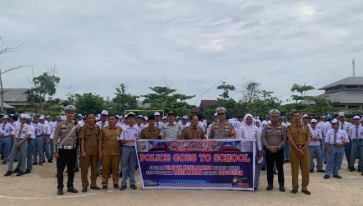 Bertindak sebagai Pembina Upacara di SMKN Tembilahan, AKP Fandri: Perlu Etika Dalam Berkendara