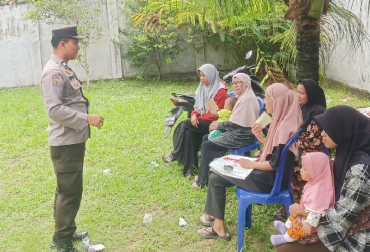 Masyarakat Sialang Rambai Ikuti Penyuluhan Kamtibmas untuk Pilkada Damai