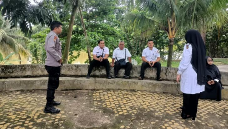 Bhabinkamtibmas dan Kecamatan Rumbai Timur Bersama Sukseskan Pilkada Damai