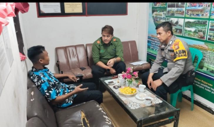 Patroli Dialogis, Bhabin Polsubsektor Pelalawan Ciptakan Situasi Kondusif Jelang Pemilu