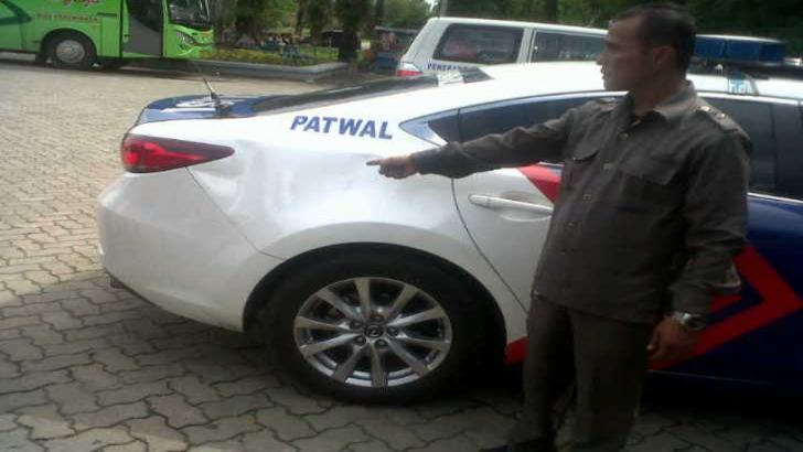 Jatah Makan Kurang, Kader HMI Makassar Rusak Mobil Kasat Lantas