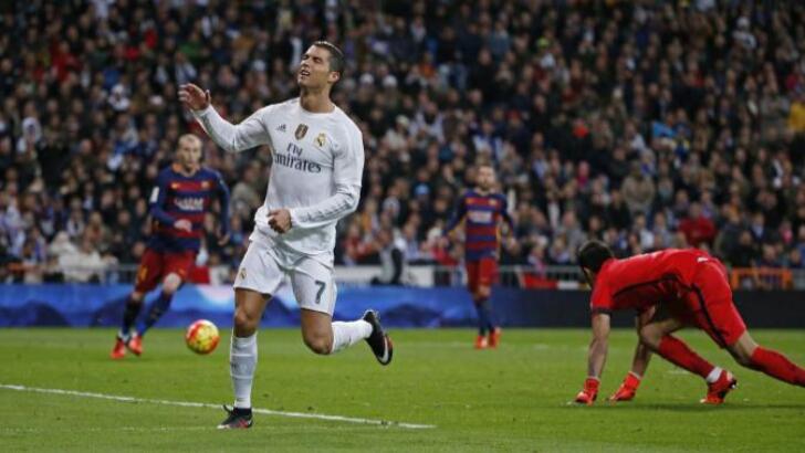Dicukur Barcelona, Ronaldo 'Bisa' Angkat Kaki dari Real Madrid