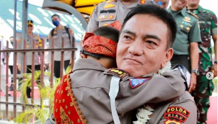 Wah... Kapolda Riau Jadi Bintang Medsos
