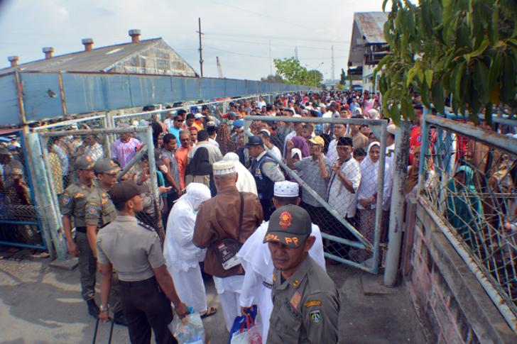 Ribuan Warga Sambut Kedatangan Jamaah Haji Asal Dumai