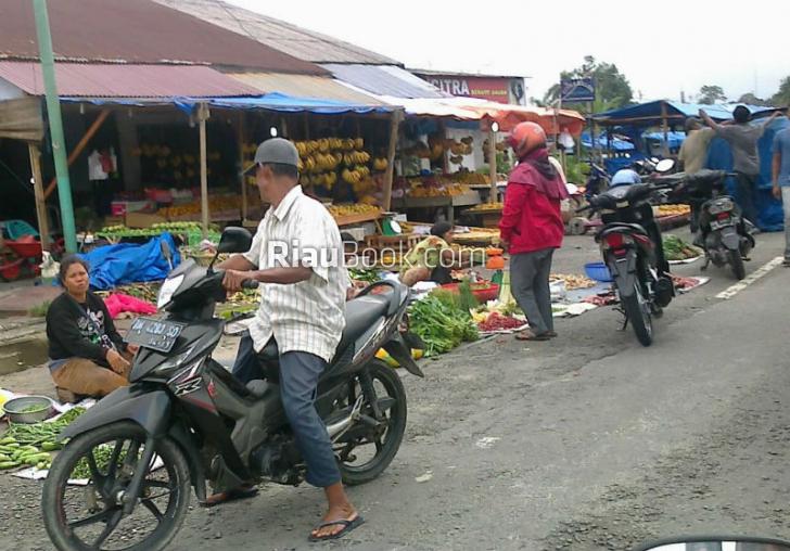 PKL Pasar Tuah Serumpun Dikeluhkan Warga Perawang