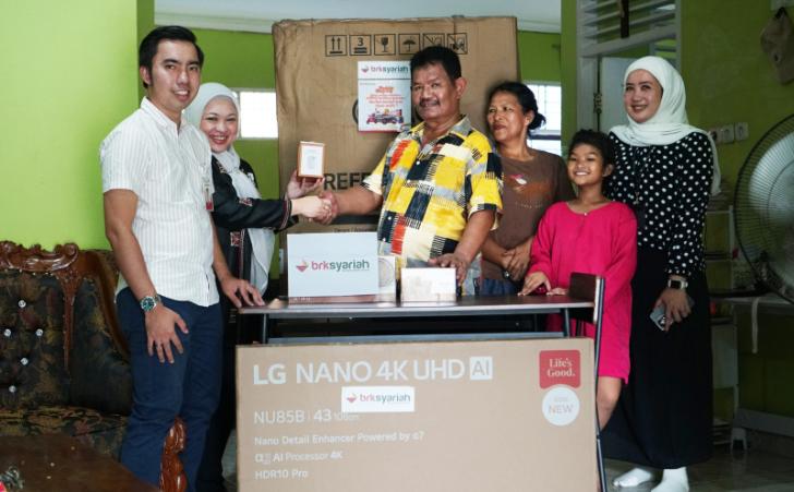 Program Bedelau BRK Syariah Kembali Manjakan Nasabah, Julpono Iskandar Bawa Pulang Beragam Perabot dan Alat Elektronik