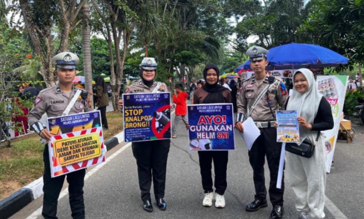 Satlantas Pajang Gimmick dan Brosur di Area CFD Tembilahan, Pesannya Keselamatan Berkendara