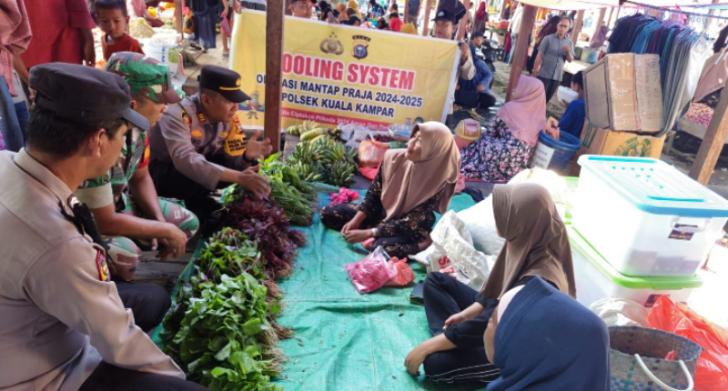 Temui Pedagang, Kapolsek Kuala Kampar Patroli di Pasar Tradisional, Begini Pesannya