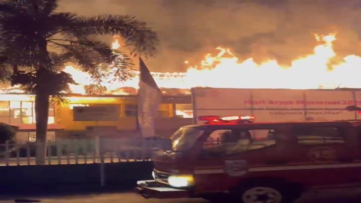 Kantor DisnakerTrans Riau Ludes Terbakar Subuh Tadi