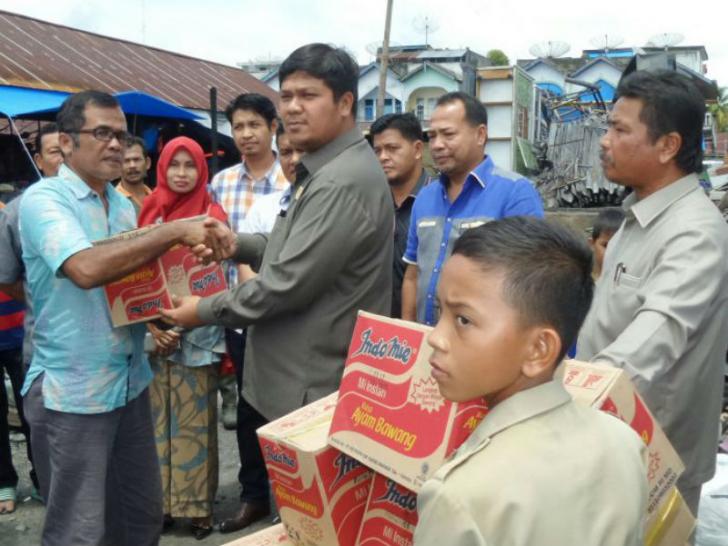 Dewan Tinjau Kebakaran Pasar Lubuk Jambi, Pedagang: Bantu Kami Pak