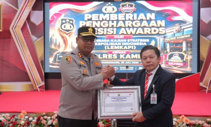 LEMKAPI Beri Presisi Award kepada Polres Kampar, Apresiasi Kinerja Ungkap Berbagai Kasus Kriminal