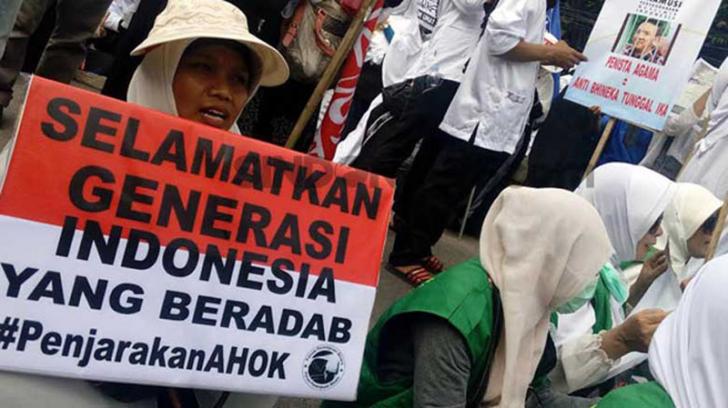 Kawal Sidang Ahok, Massa GNPF-MUI tak Perdulikan Hujan