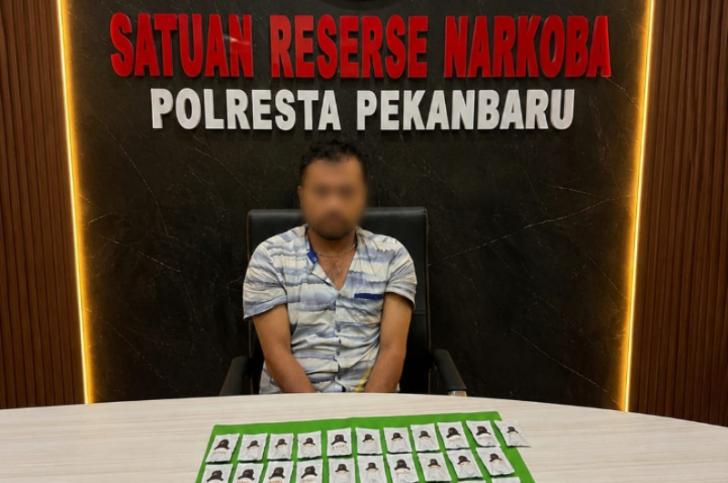 Penggerebekan Kurir Narkoba, Polresta Pekanbaru Sita 31 Catridge Etomidate dan 40 Pil Ekstasi