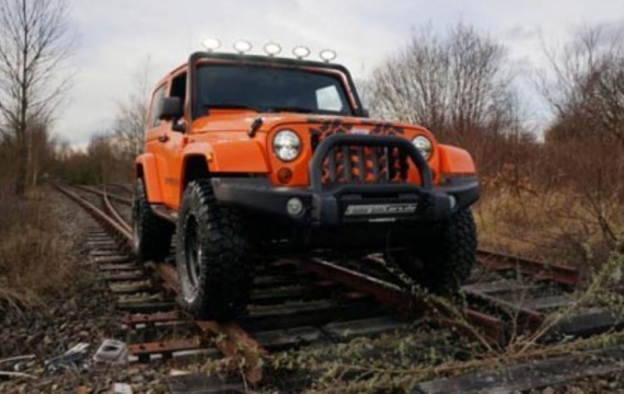 Jeep Wrangler Bertenaga Super