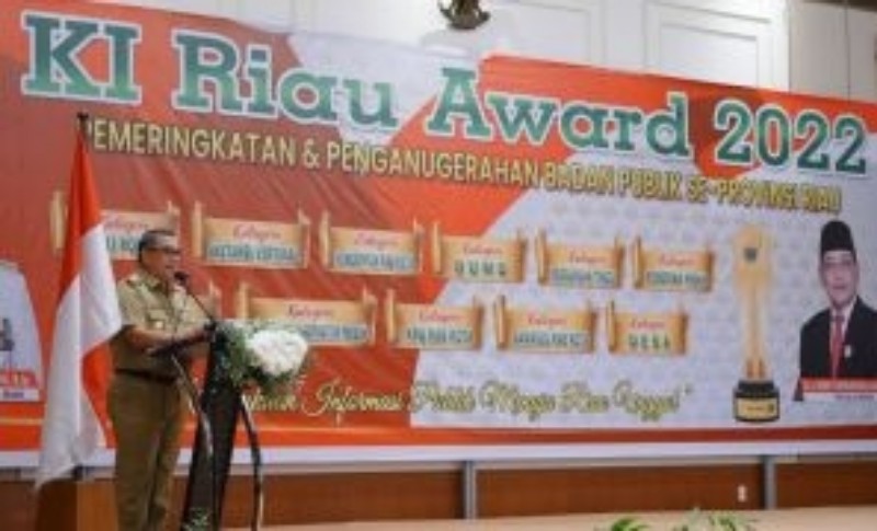 Anugerah KI Riau, Edy Natar: Kita Harus Terbuka