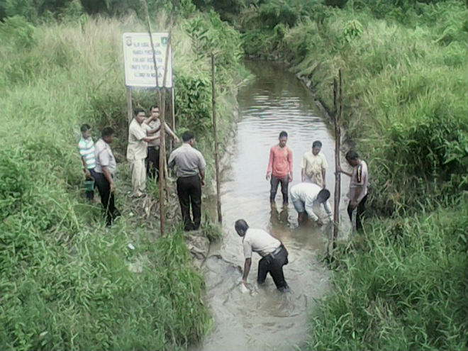 Cegah Bencana Karlahut, Polisi bersama Masyarakat Membangun Canal Blocking