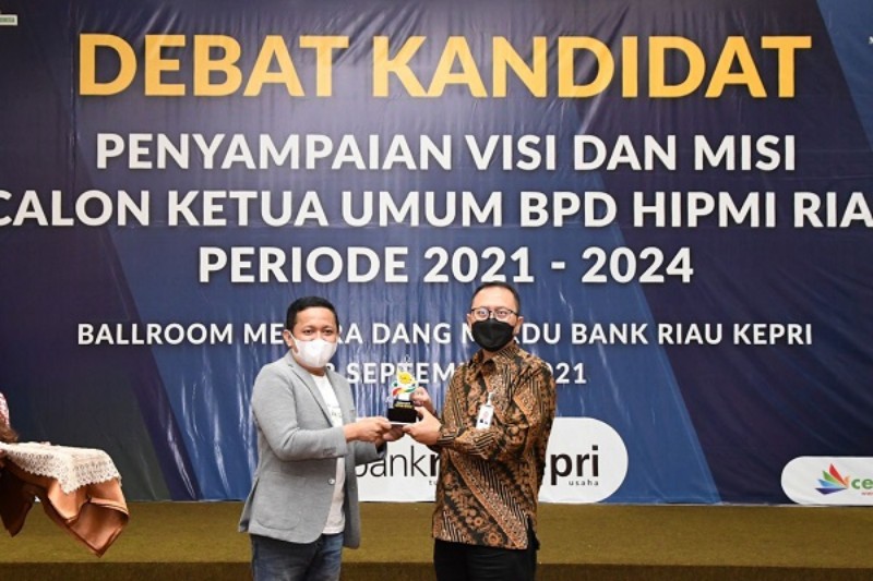 Dirut Bank Riau Kepri Jadi Panelis di Debat Kandidat Caketum Hipmi Riau