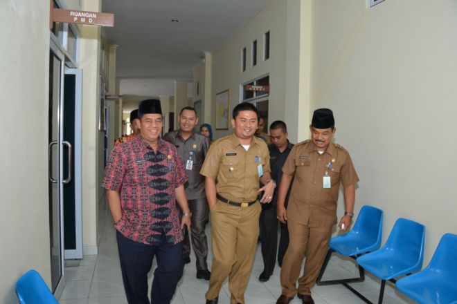 Kalau Dikenai Biaya, Minta Uang Pak Camat