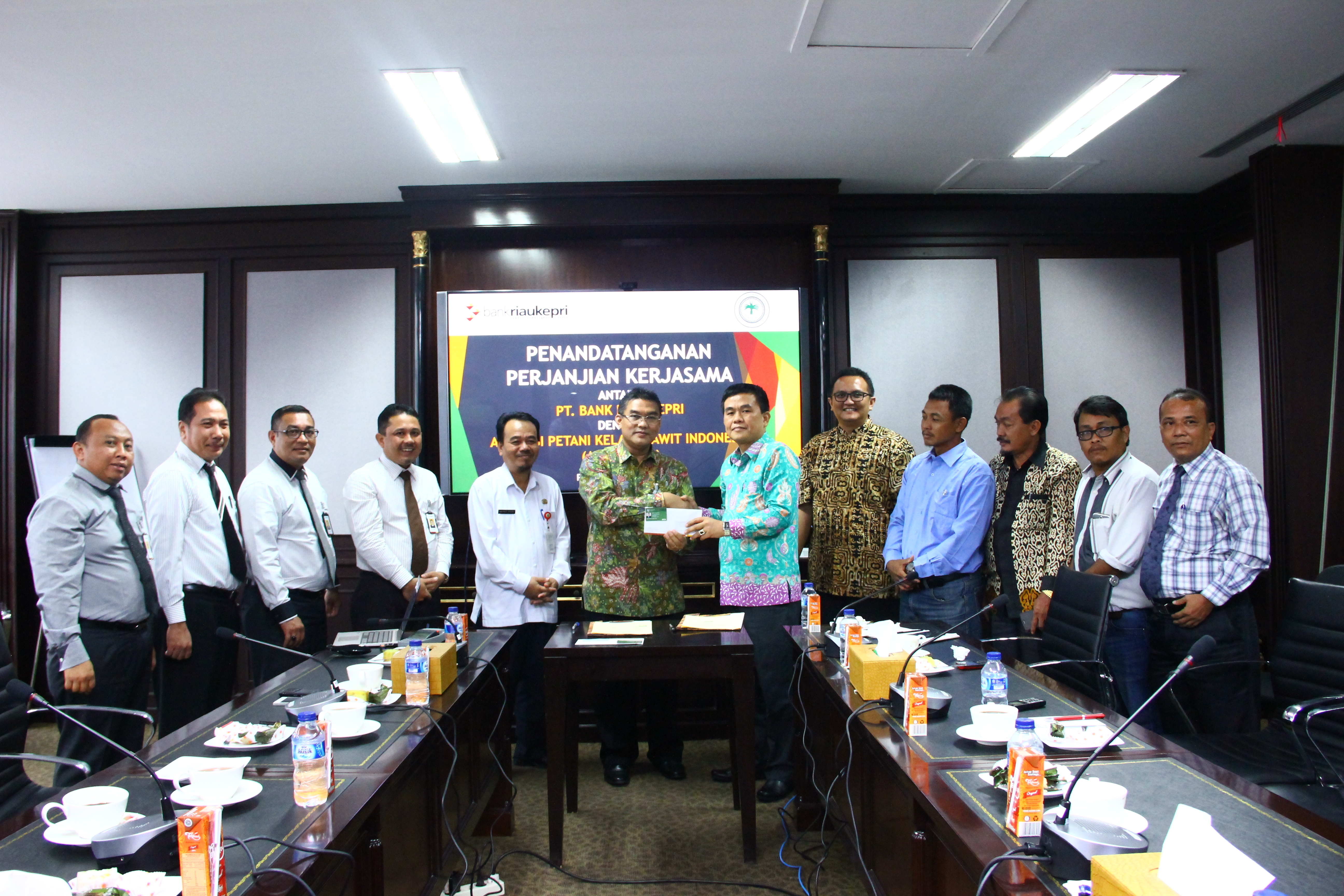 Kartu ATM Co Branding BRK Identitas Apkasindo Petani Riau Kini Modern