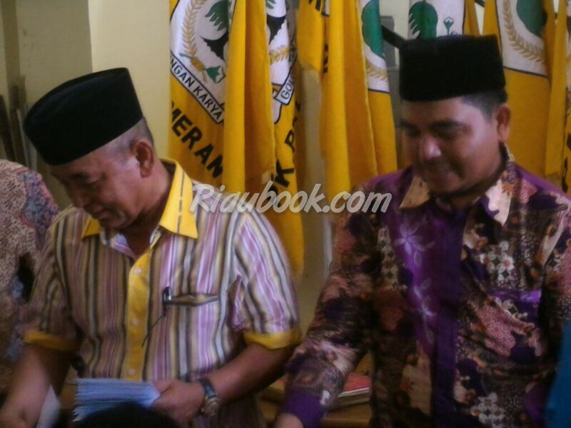 Menyantuni Anak Yatim Piatu dan Dhuafa, DPD Partai Golkar Pelalawan Juga Silaturrahmi Dengan Masyarakat