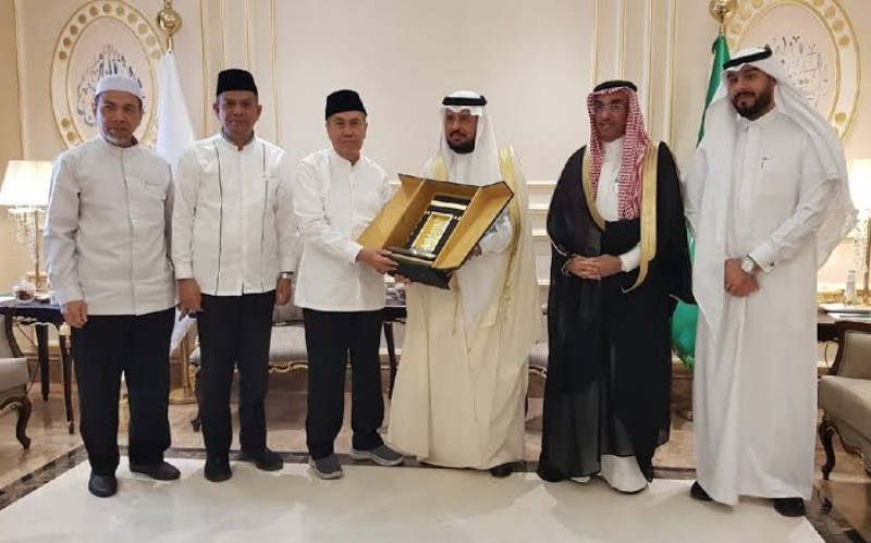 Muslim Dunia Kagum Konversi BRK Syariah, 'Ini Sangat Mulia'