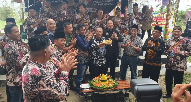 Wabup Bengkalis Terima Anugerah Peduli Pelaku Usaha Kuliner